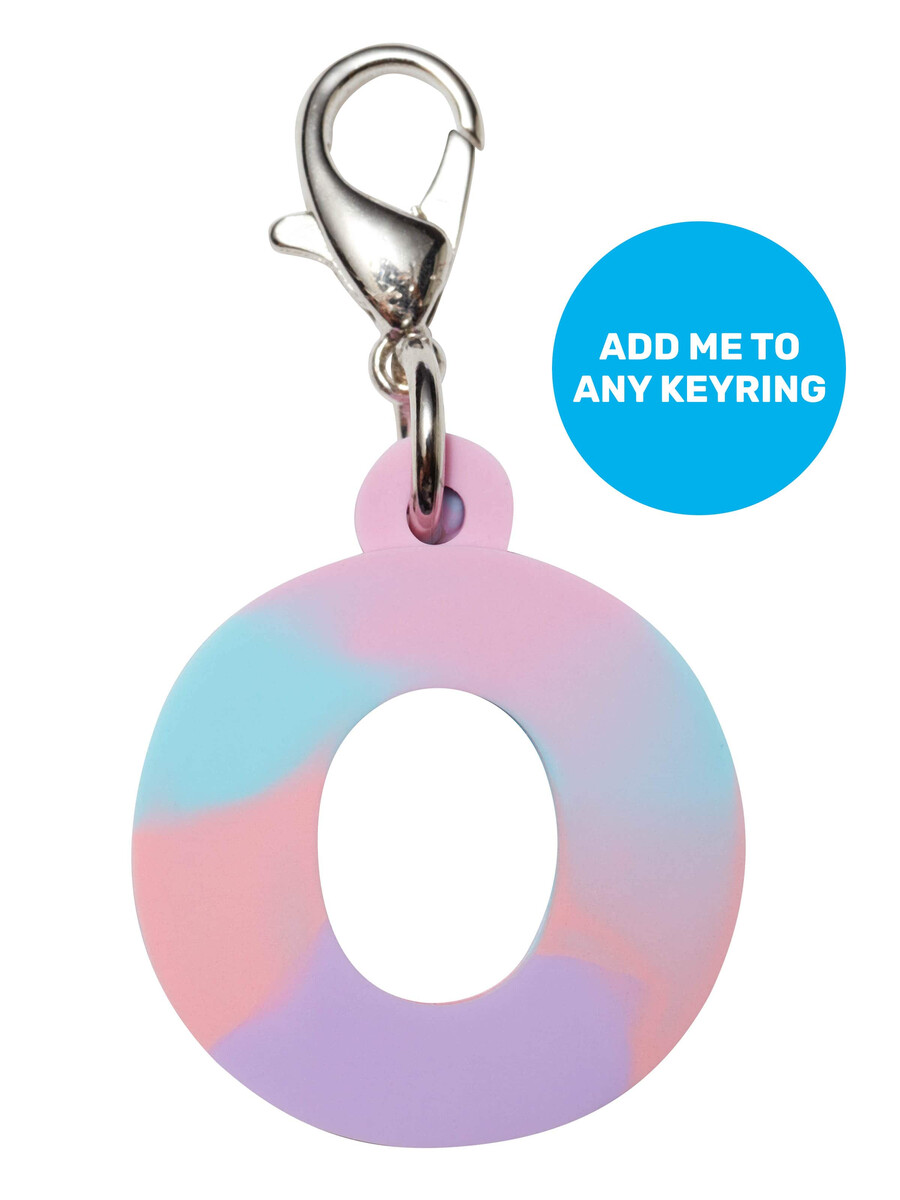 breloc mini-alfabet roz cu accesorii