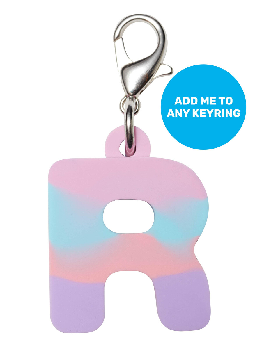 breloc mini-alfabet roz cu accesorii