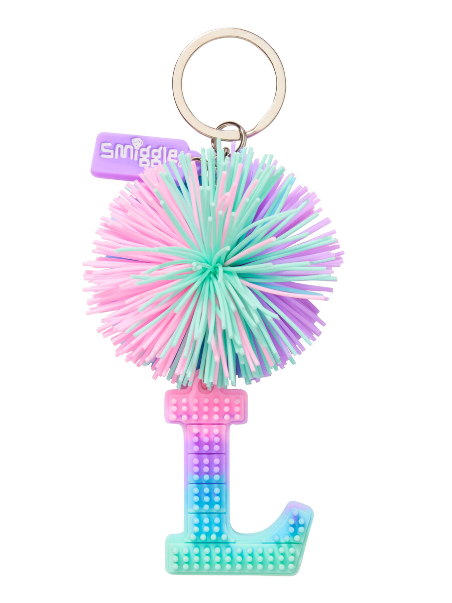 breloc cu alfabet parfumat cu pom-pom pastel