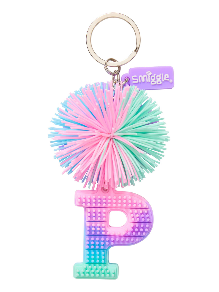 breloc cu alfabet parfumat cu pom-pom pastel