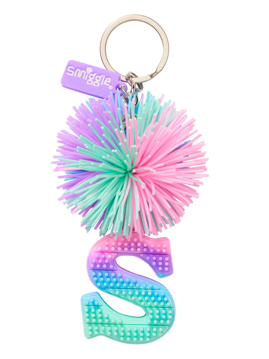 breloc cu alfabet parfumat cu pom-pom pastel