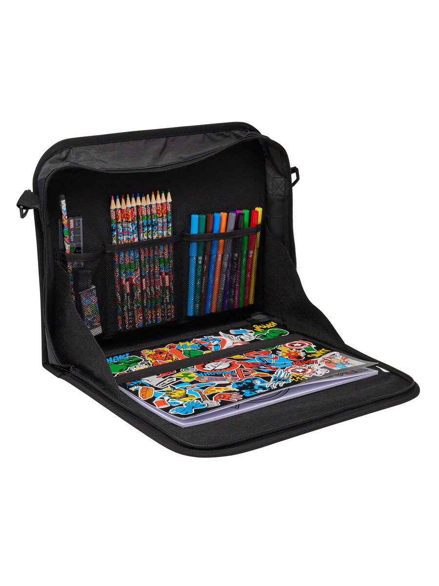 studio de colorat marvel on-the-go